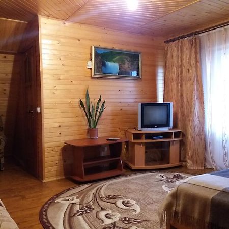 Bee House Hotel Bukovel Ngoại thất bức ảnh