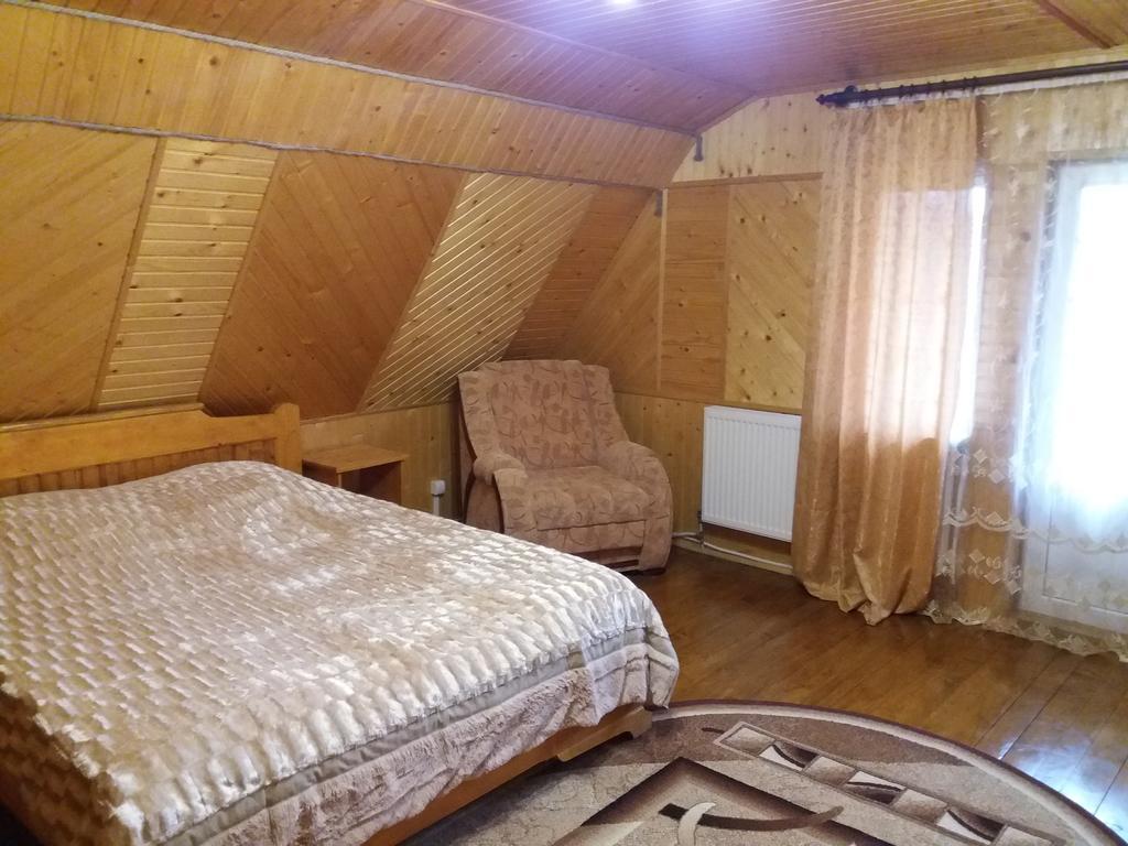 Bee House Hotel Bukovel Ngoại thất bức ảnh