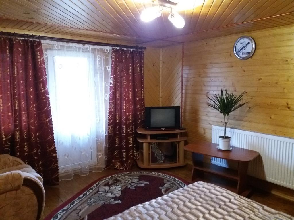 Bee House Hotel Bukovel Ngoại thất bức ảnh