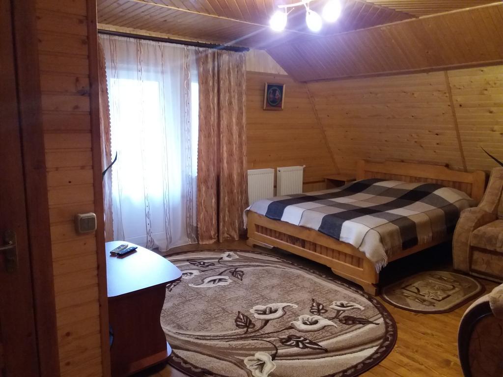 Bee House Hotel Bukovel Ngoại thất bức ảnh